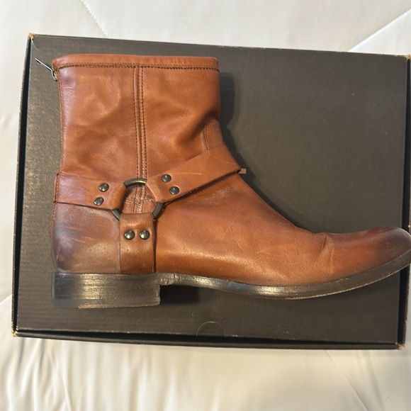 FRYE Phillip Harness Short Women’s Leather Boots Sz 10 EUC in cognac/brown - Picture 5 of 11